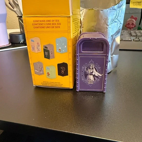 Disney trash can - SECRET - Haunted Mansion - Picture 3 of 4